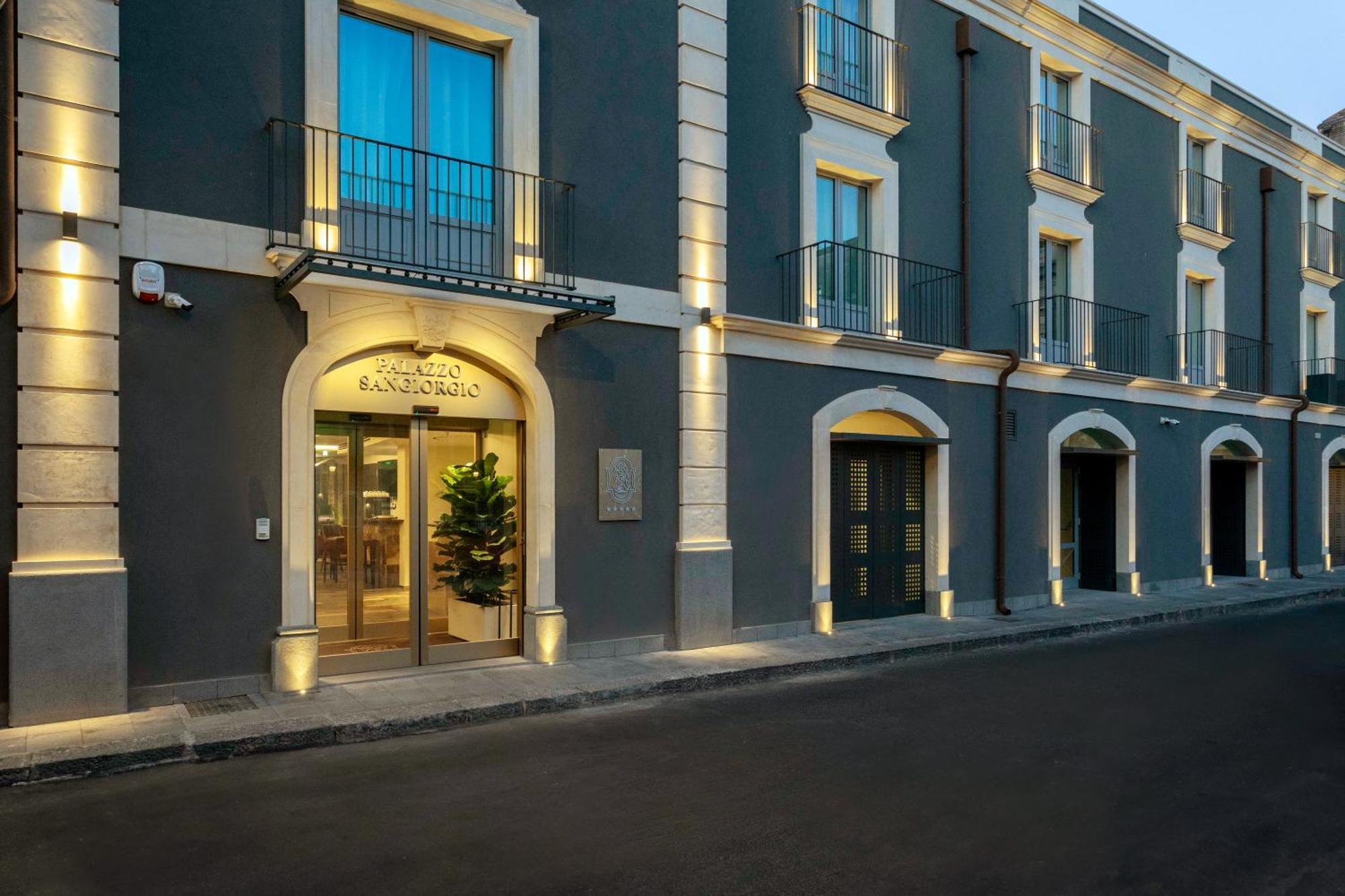 Отель Palazzo Sangiorgio Катания Экстерьер фото