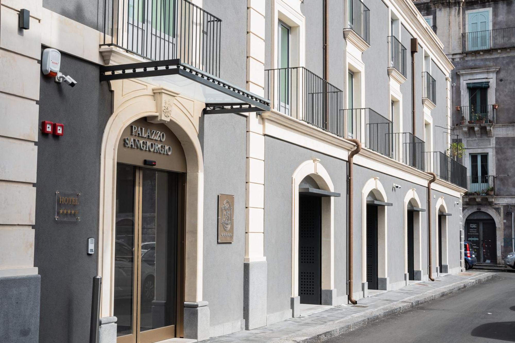 Отель Palazzo Sangiorgio Катания Экстерьер фото